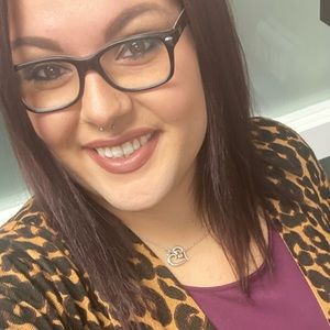 Meet your Posher, April